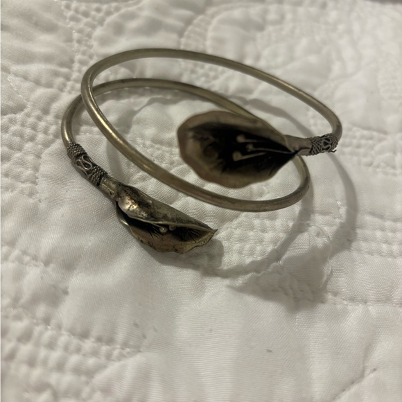 Sterling silver Lily cuff bracelet - Picture 4 of 7